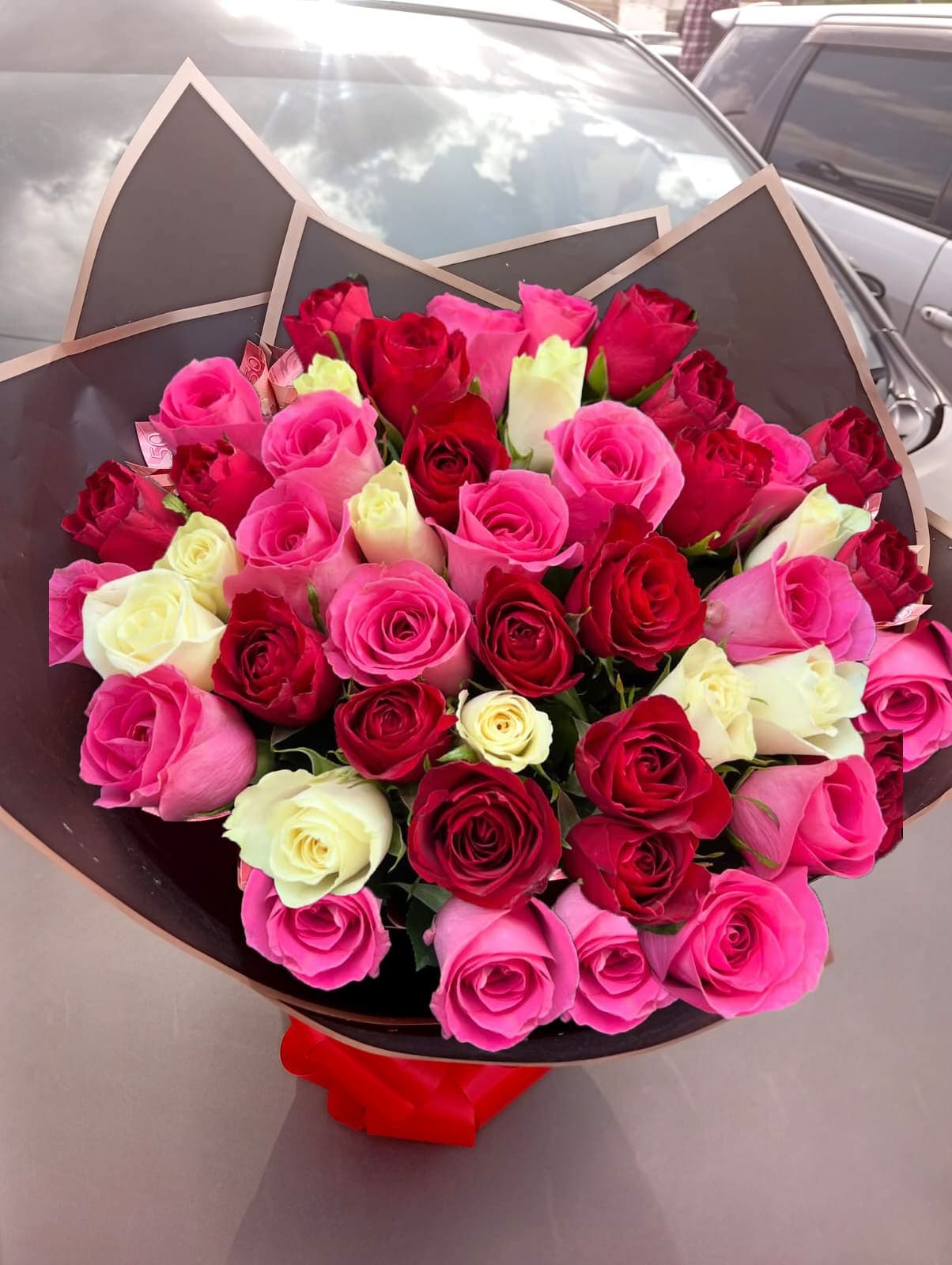 "Mixed Roses Bouquet β Pink, Red & White β Stunning Floral Gift in Nairobi & Kitengela β KSh 2600"